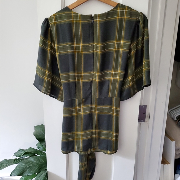 Plaid blouse with tie - Picture 2 of 4